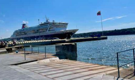 Im Hafen von Klaipeda - im Hintergrund die Kurische Nehrung