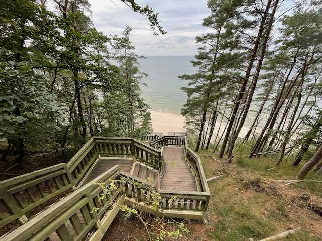 Międzyzdroje: Treppe vom Strand auf die Dünen