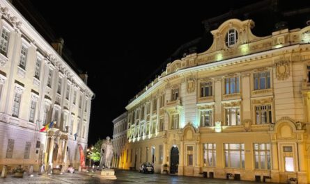 Sibiu - der große Platz bei Nacht